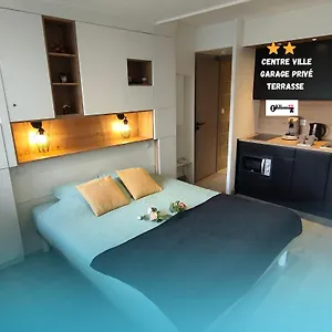 Appartement Superbe 2** Rénové A Neuf Idéalement Placé, Aix-les-Bains
